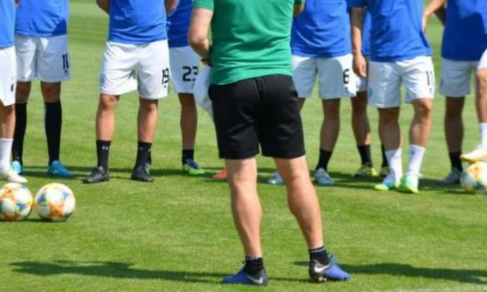 Σε περιορισμό 45 αθλητές από 16χρονο που έσπασε την καραντίνα